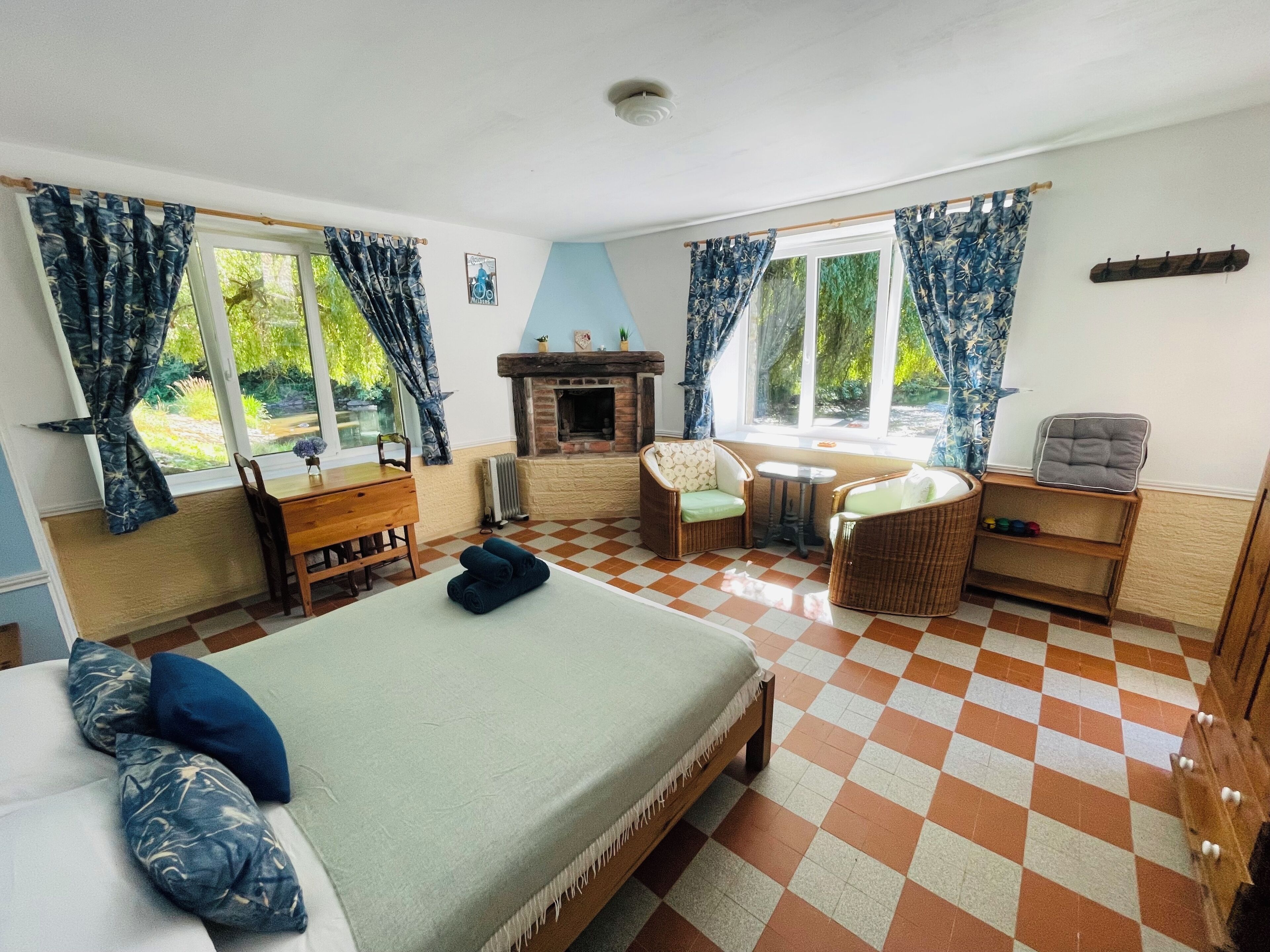 1 bedroom, free WiFi, bed sheets