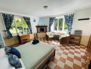 1 bedroom, free WiFi, bed sheets