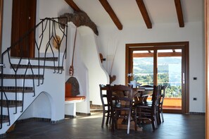 Dining - Exclusive Villa with Private Pool and Sea View in Castelsardo (Lu Bagnu)