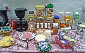 Free daily buffet breakfast