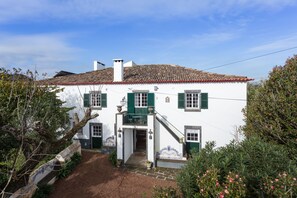 Front of property - Quinta do Paraizo (Ribeira Grande)