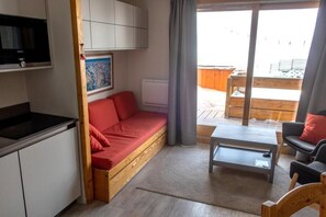 Télévision, lecteur de DVD, médiathèque, vidéothèque