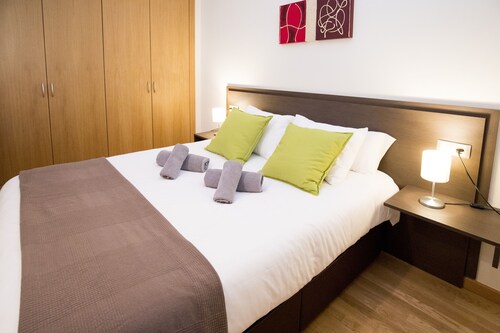 Comfort Escaldes. Apartment with free parking HUT 5003