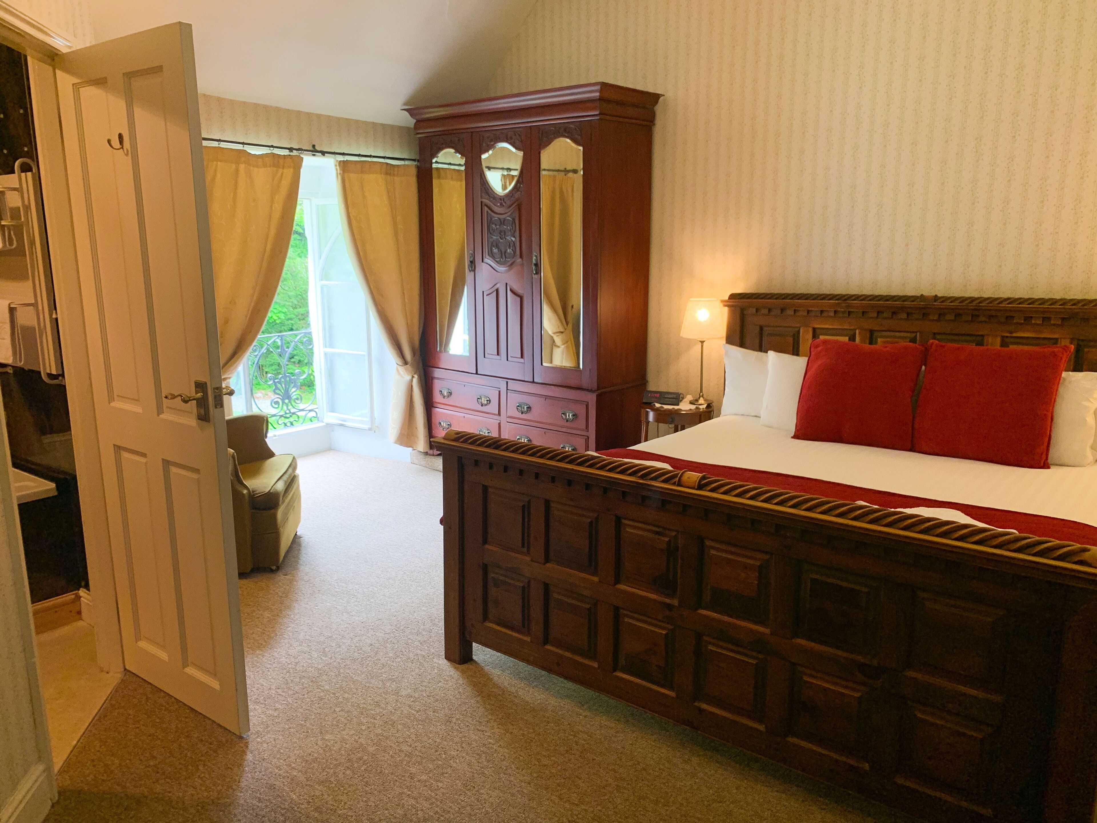 Super King Room (Room 2) | Free WiFi, bed sheets