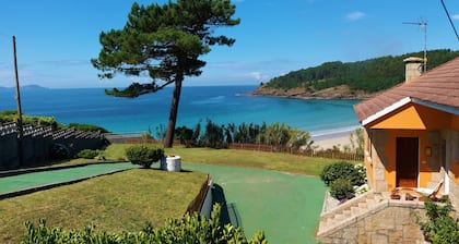Chalet in Canelas Strand mit direktem Zugang zu besagtem Strand.