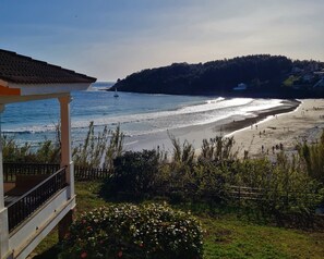 Sun loungers, beach towels - House in Sanxenxo on Canelas beach.¡Excellent location! (Sanxenxo)