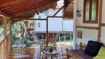 Familien-Ferienhütte, 1 Schlafzimmer, barrierefrei, Strandblick | Terrasse/Patio