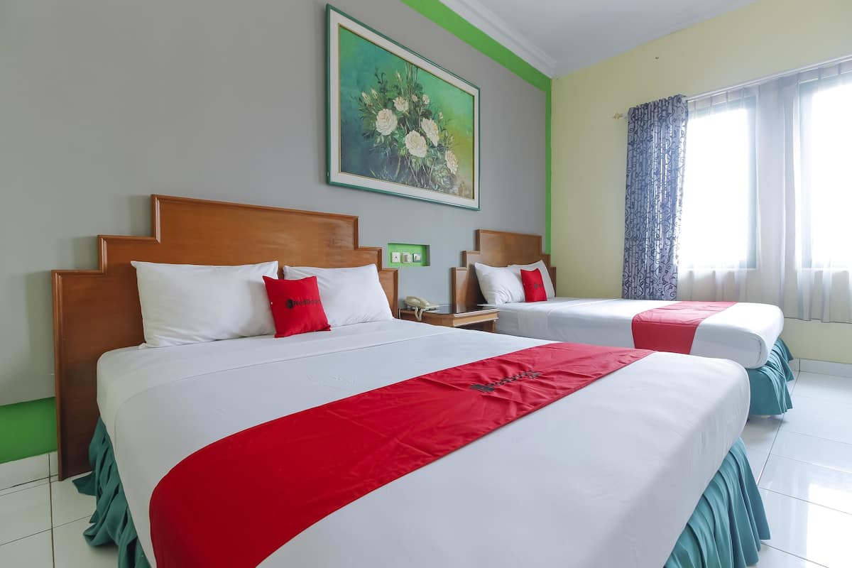 Habitación familiar | Escritorio, wifi gratis y ropa de cama