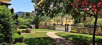 Traditional Villa Rokosini