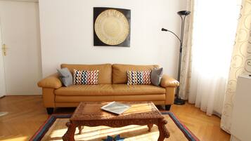 Télévision, livres, médiathÚque, chaßne hi-fi