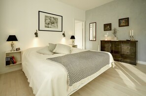 2 bedrooms, iron/ironing board, travel cot, free WiFi - City Apartment in Frederiksberg with 2 bedrooms sleeps 4 (Frederiksberg)