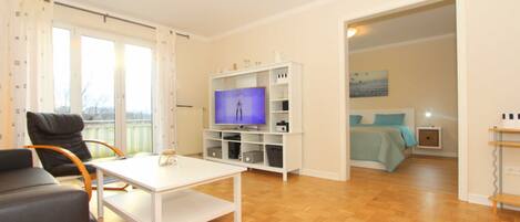 2 bedrooms, bed sheets