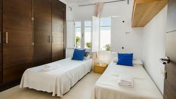 5 chambres, fer et planche à repasser, accès au Wi-Fi (inclus)