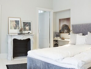 2 bedrooms, iron/ironing board, travel crib, free WiFi - City Apartment in Copenhagen with 2 bedrooms sleeps 4 (Copenhagen)
