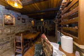 Dining - Nice apartment with sea view, garden and terrace, free Wi-Fi (Posedarje)