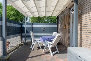 Unclassified image, 2 of 34, button