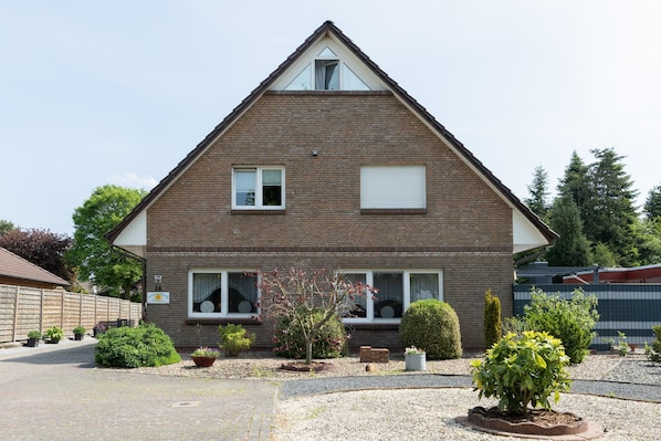 Unclassified image, 1 of 34, button