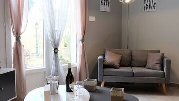 TV connectée, lecteur de DVD, livres