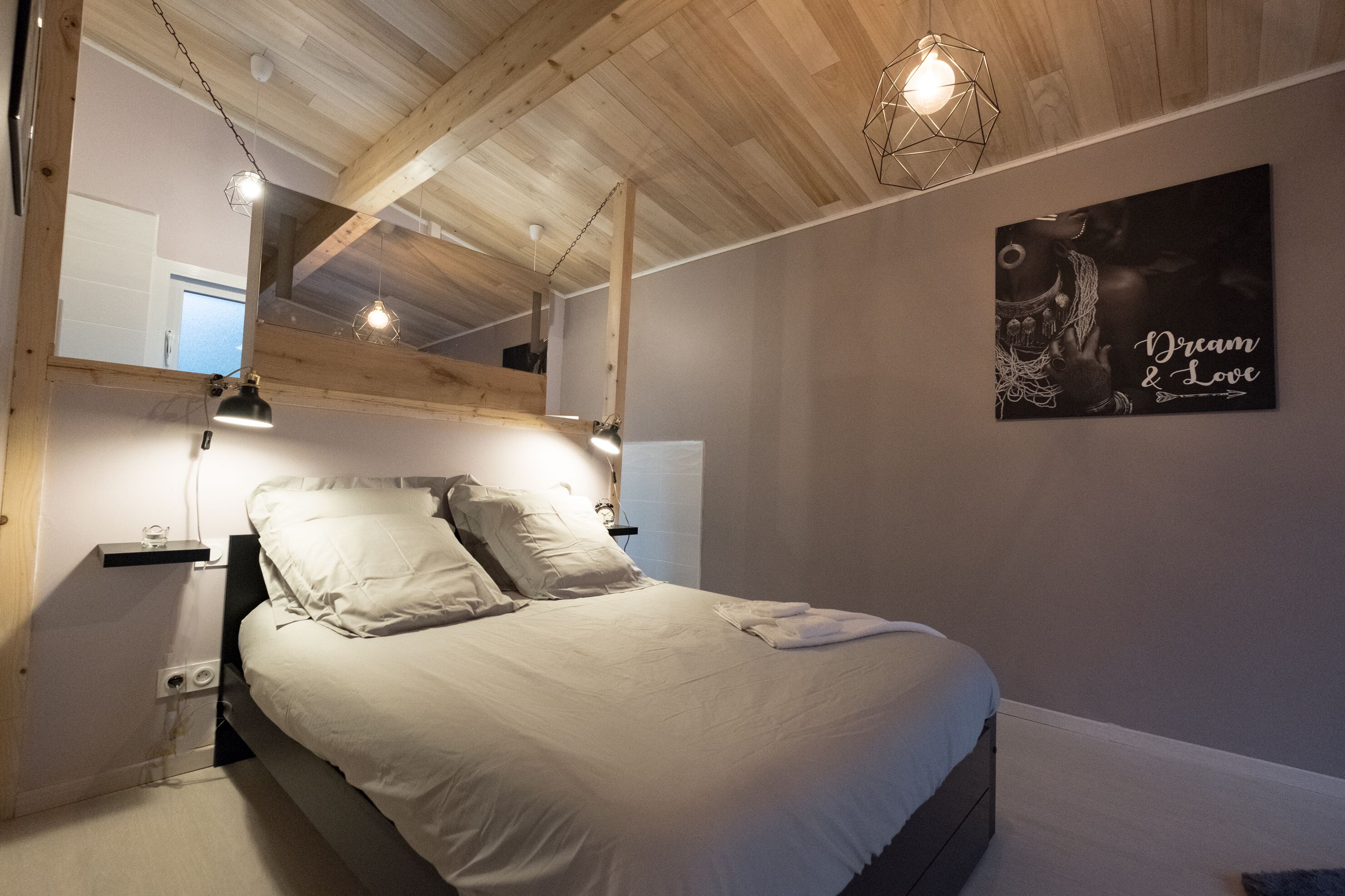 2 chambres, fer et planche à repasser, lit parapluie, Wi-Fi gratuit