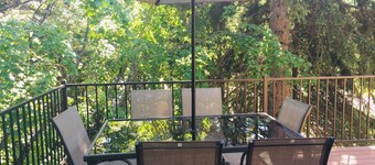 Excellent Location, Ski-in Ski-out, PRIVATE Hot Tub and large deck.