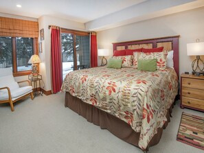 4 slaapkamers, reisbedje, gratis wifi, beddengoed