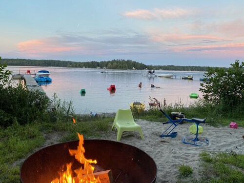 Spacious waterfront Berkshire home family private get-away