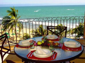 Outdoor dining - 5th Floor Wow views, BradAndJoeyRentals Closest to ocean - Villa La Estancia (Nuevo Vallarta)