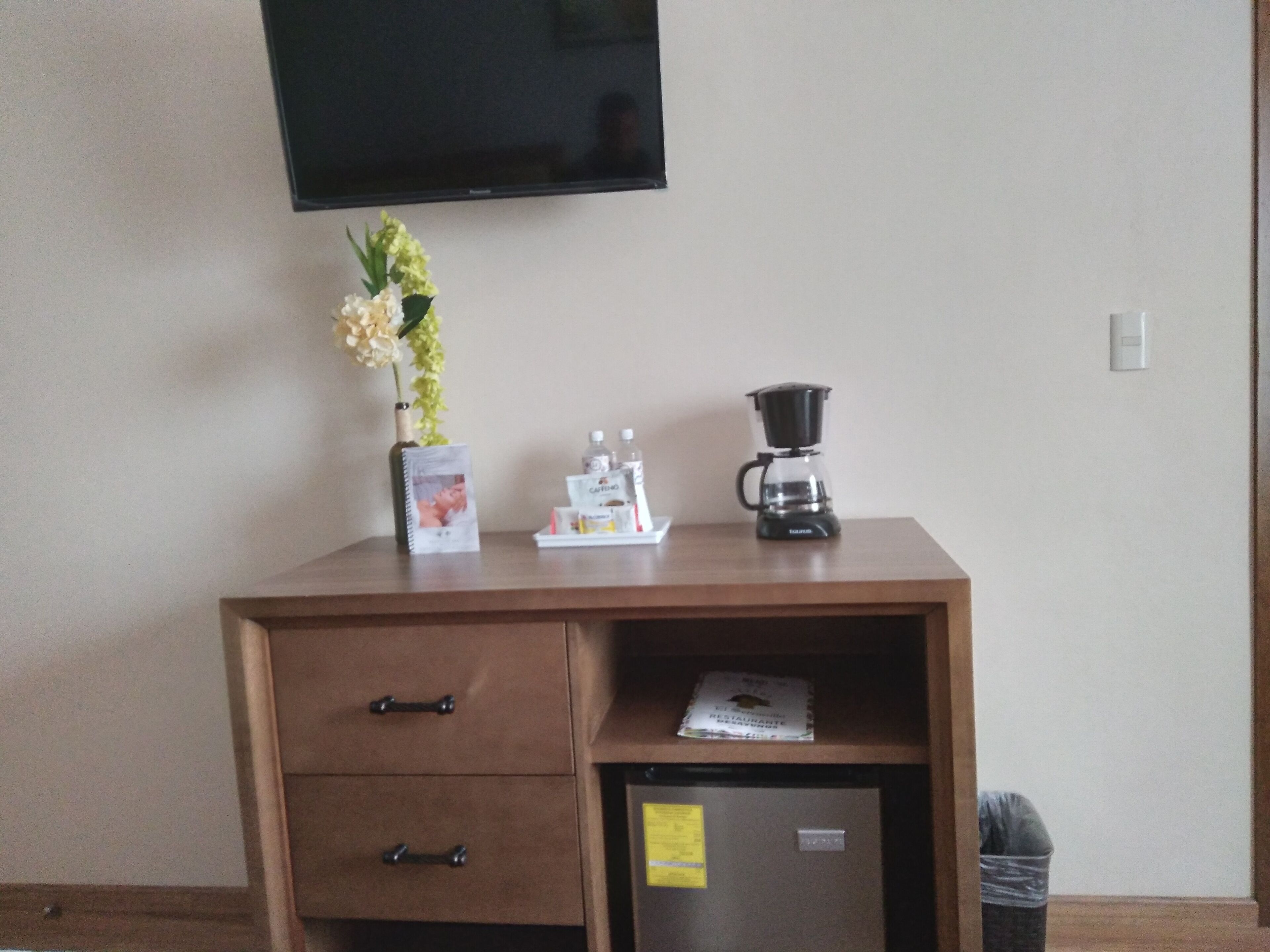 standard room, 2 single beds, non smoking | television