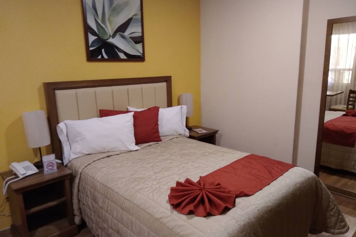 Standard Room, 1 Queen Bed, Non Smoking | In-room safe, desk, blackout drapes, iron/ironing board (on request)