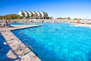 Pool - Beach View, Pool & Tennis: Hilton Head Island Unit (Hilton Head Island)