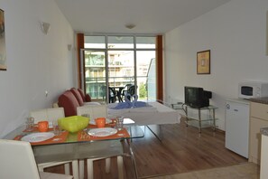 Interior - Spacious beach apartment in Sunny Beach, sleeps 2-4, next to beach and Nessebar (Sunny Beach)