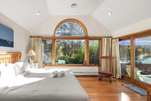 6 quartos, ferros/tábuas de passar roupa, Wi-Fi, roupa de cama