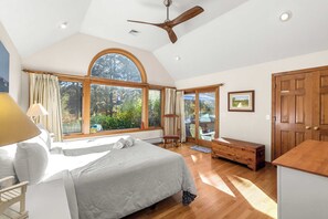 6 bedrooms, iron/ironing board, WiFi, bed sheets