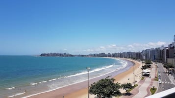 Na praia