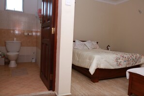 1 غرفة نوم ومكواة/لوح كي وواي فاي وملاءات أسرّة