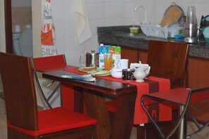 تناول الطعام