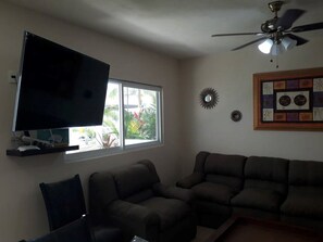 TV, ping pong, stereo - Hermosa y tranquila casa en Acapulco Diamante (Granjas del Marqués)