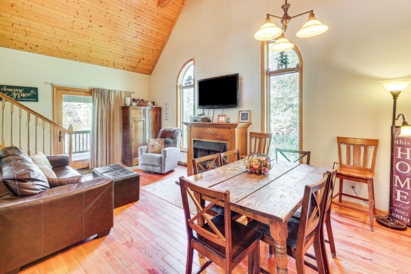 Slatyfork Vacation Rental | 2BR | 2BA | 1,000 Sq Ft | Stairs Required