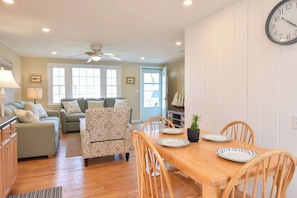 Dining - Mins. to Beach & Town Great Outdoor Space! (Dennis)