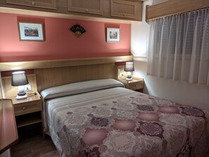 3 Schlafzimmer, Reisekinderbett, WLAN, Bettwäsche