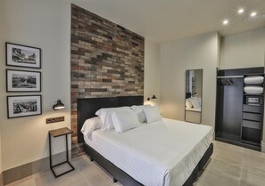 1 bedroom, in-room safe, iron/ironing board, WiFi