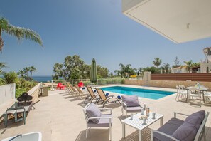 Piscine extérieure, piscine chauffée