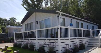 Large luxury lodge available to rent