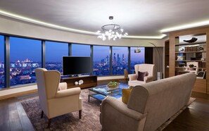 Allergivenligt sengetøj, minibar, pengeskab på værelset, skrivebord