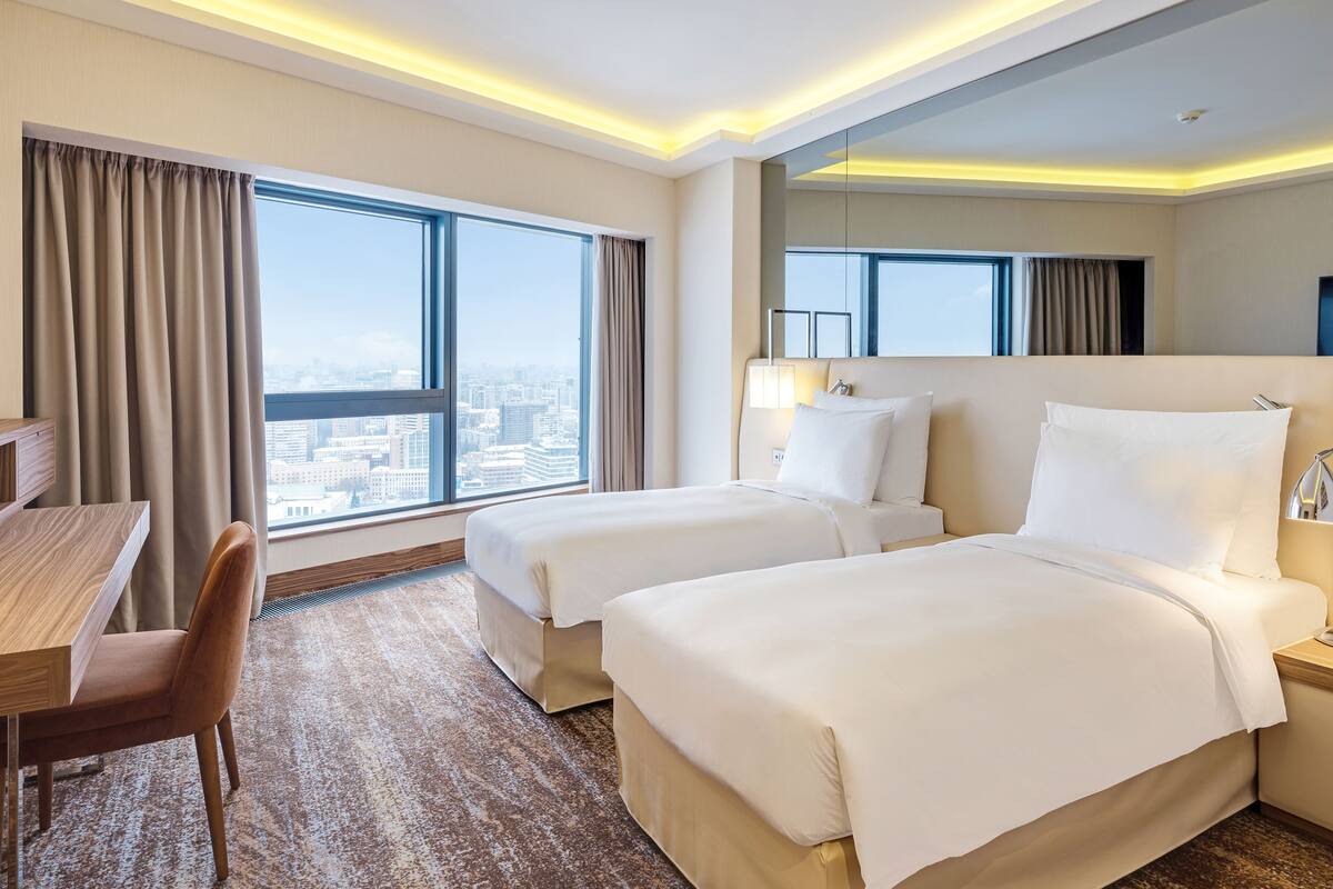 Standard Room, City View | 1 bilik tidur, peralatan tempat tidur hipoalergenik, bar mini