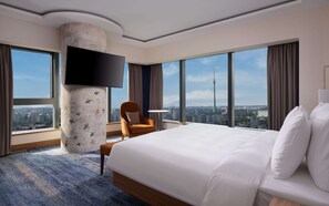 Junior Double Room, City View (Lounge Access) | 1 bilik tidur, peralatan tempat tidur hipoalergenik, bar mini