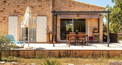 Finca Bassa Serra. Cozy country house in the natural park of Mondrago, Santanyi