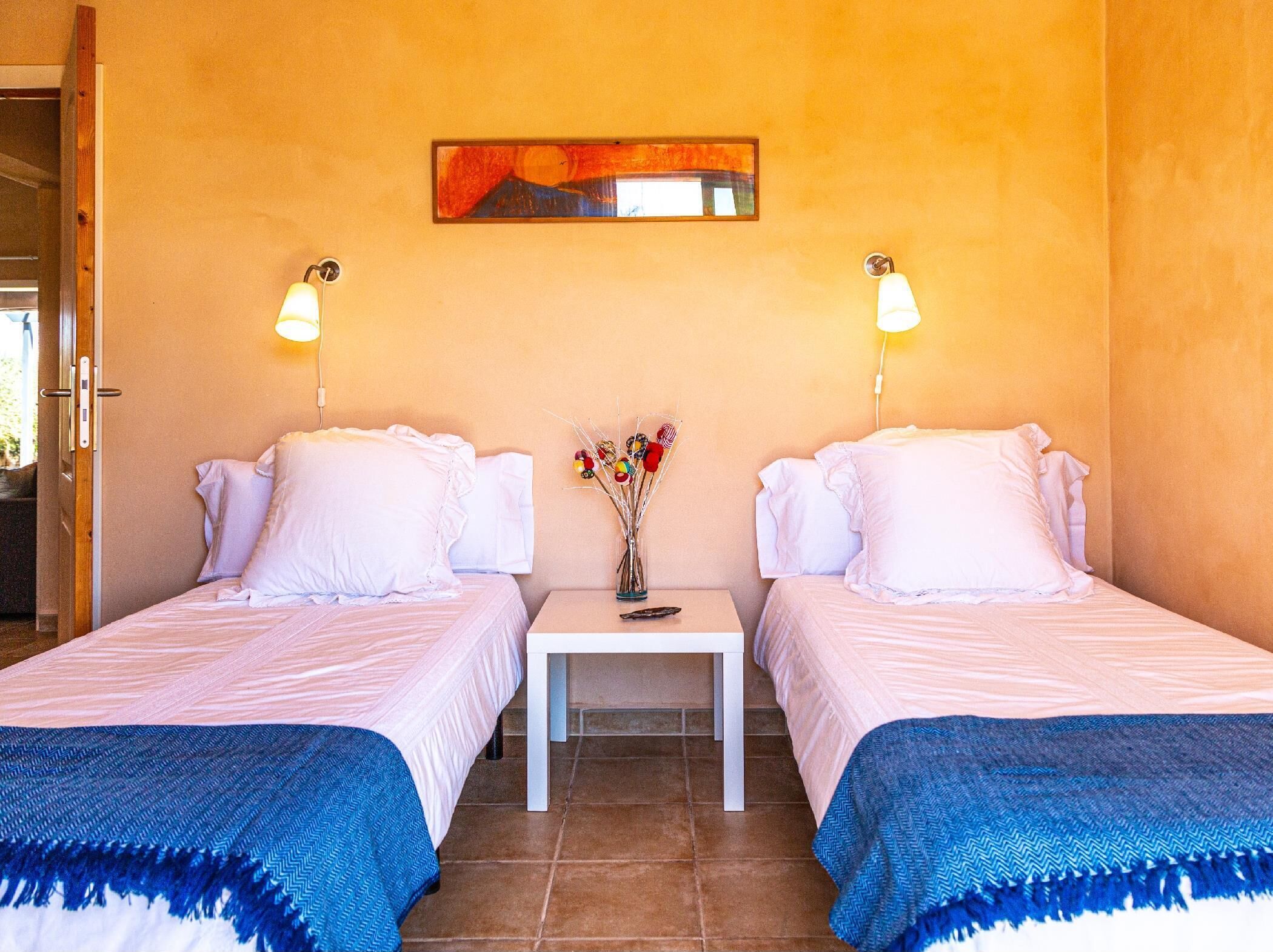 2 bedrooms, iron/ironing board, internet, bed sheets