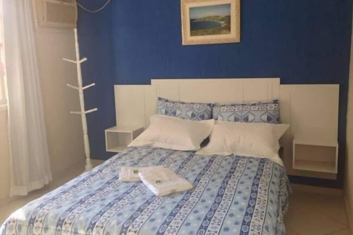 Standard-Dreibettzimmer, Mehrere Betten, Nichtraucher | Minibar, Verdunkelungsvorhänge, kostenloses WLAN, Bettwäsche