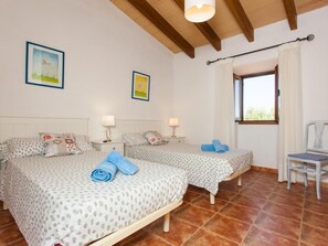 3 Schlafzimmer, Bügeleisen/Bügelbrett, Internetzugang, Bettwäsche